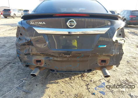 2015 Nissan Altima 2.5 S z USA, uszkodzony, nr VIN 1N4AL3AP8FC113166